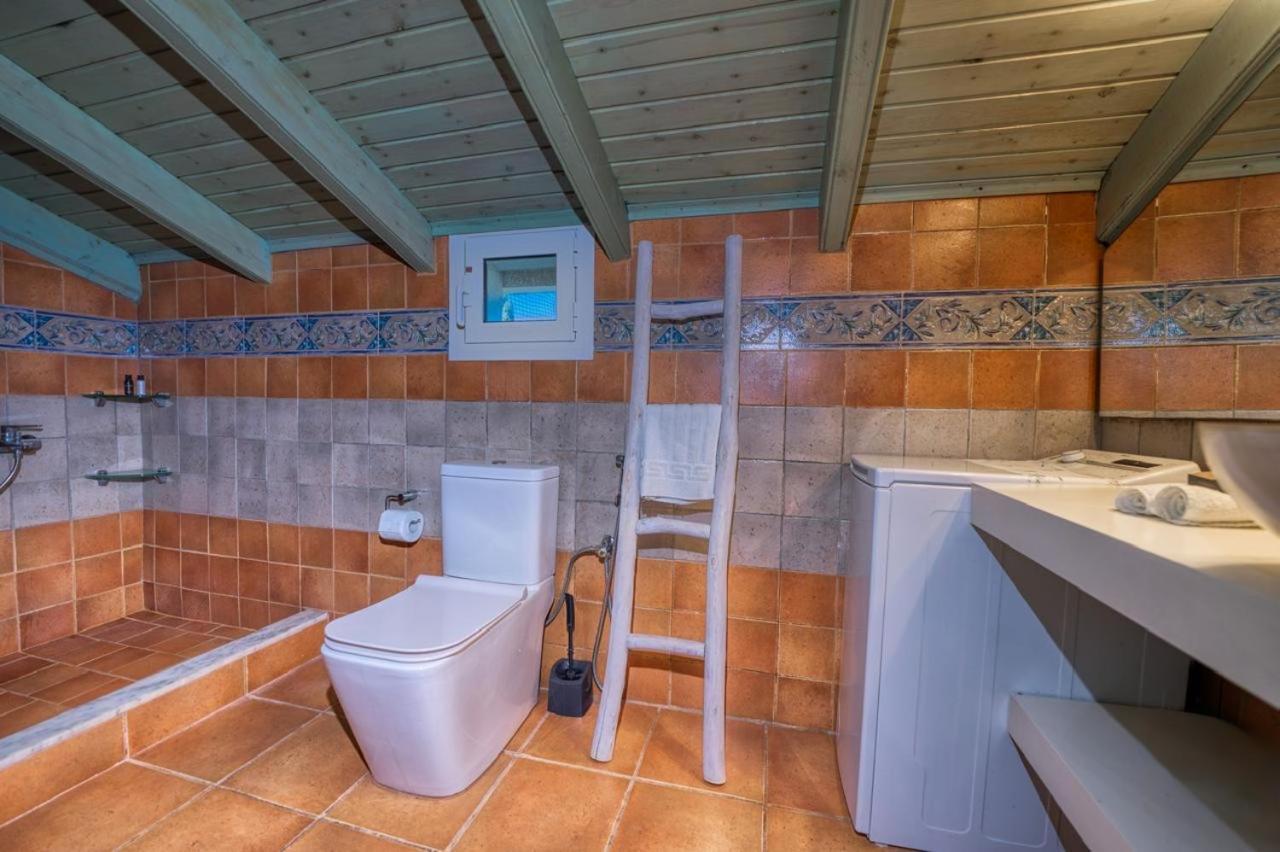 Appartement Mavres Luxury Loft à Ágios Matthaíos Extérieur photo